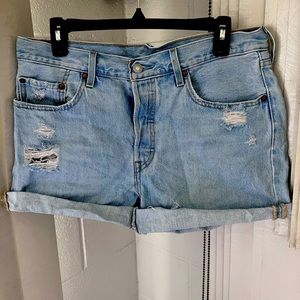 Levi’s 501 short.